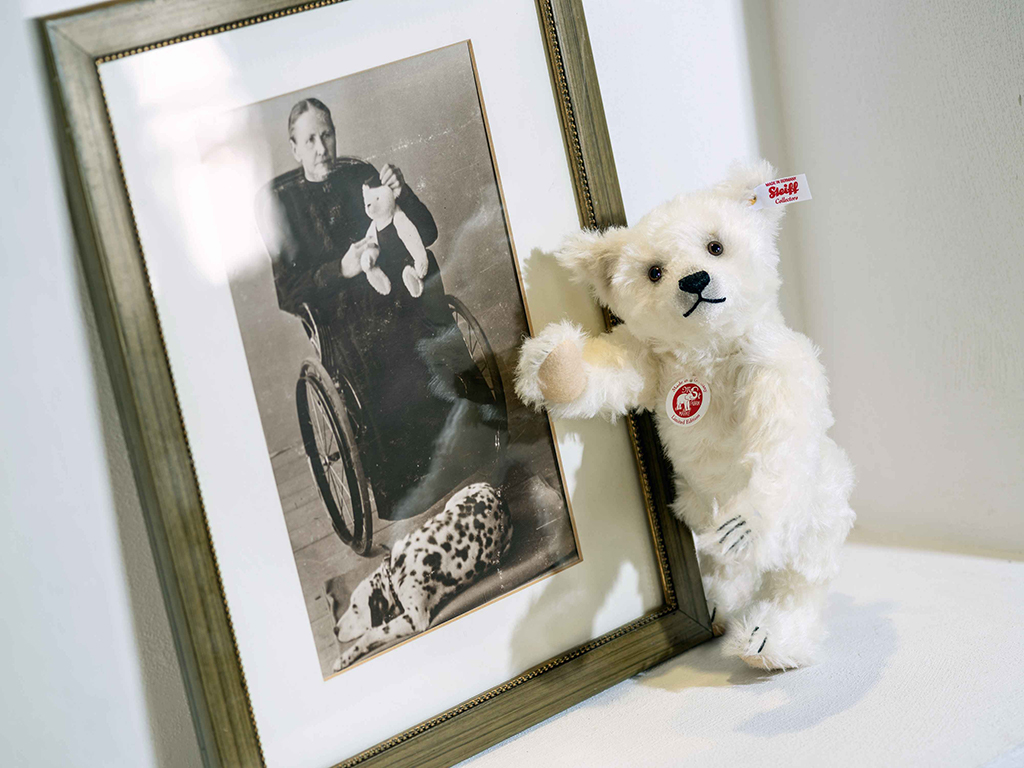 steiff portrait and bear