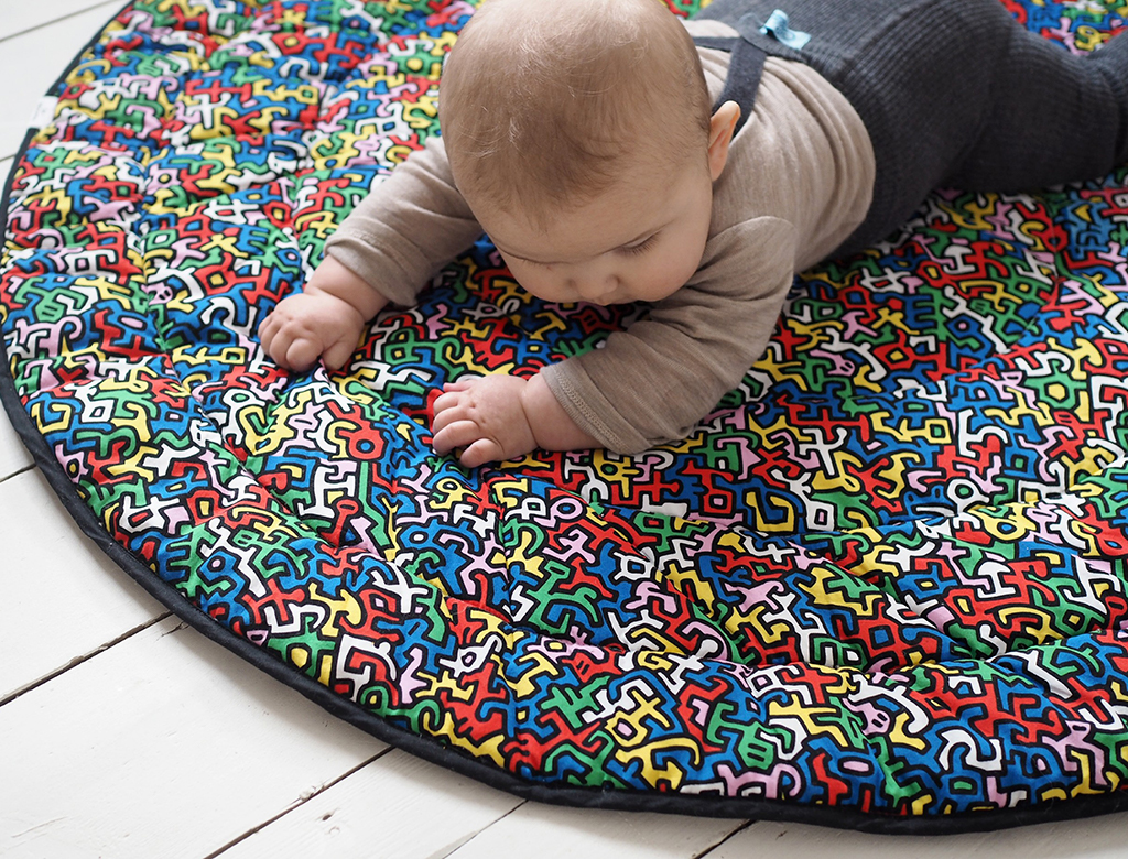 etta loves x keith haring